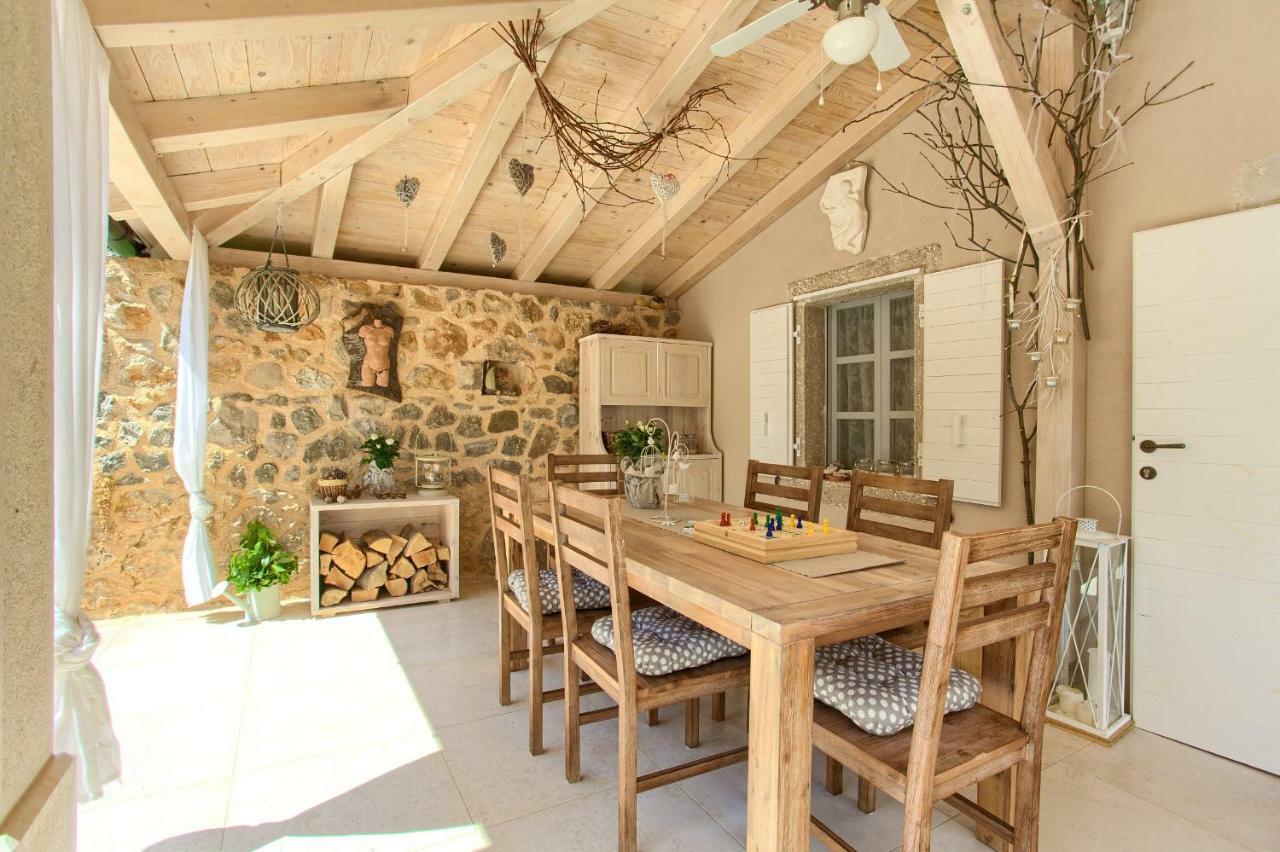 White Cottage Heritage House Čižići Exteriör bild